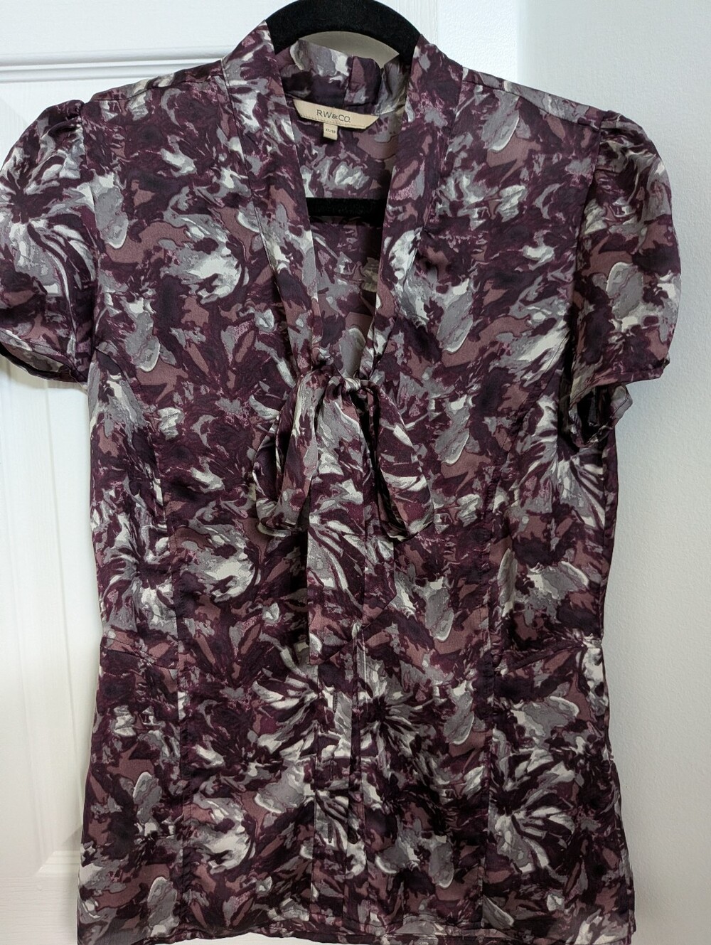 RW&CO. Plum and Gray Floral Tie-Neck Button Up Blouse